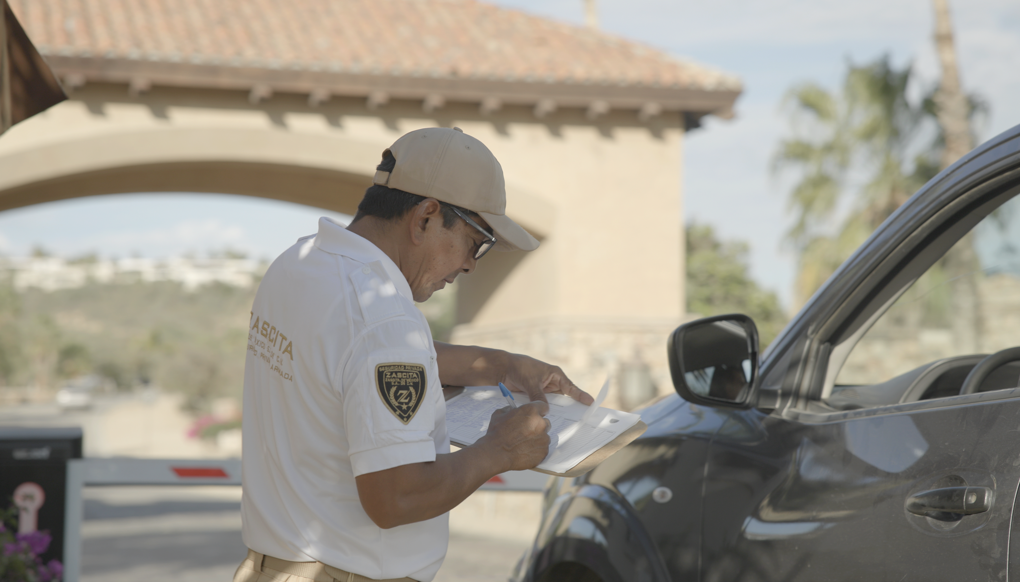 Guardias de seguridad intramuros son clave para la protección corporativa